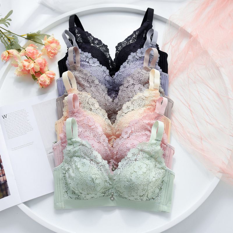 M79: mẫu áo lót thiết kế không gọng, đệm dày 4-5cm nâng đẩy gom gọn ngực