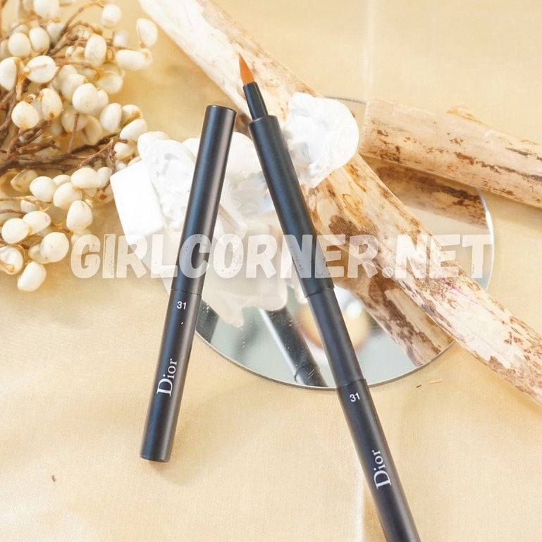 Cọ Môi Có Nắp Dior 31 Retractable Lip Brush