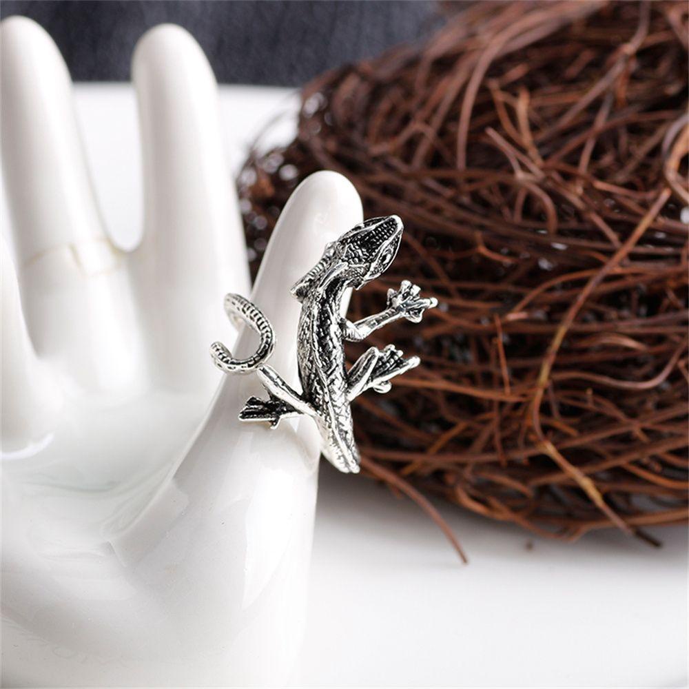 Nhẫn Thằn Lằn Phong Cách Gothic