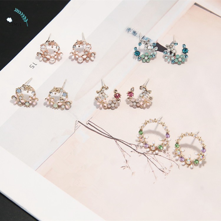 Đôi khuyên tai mạ bạc 925 hình hoa đính đá lấp lánh thời trang nữ dễ thương