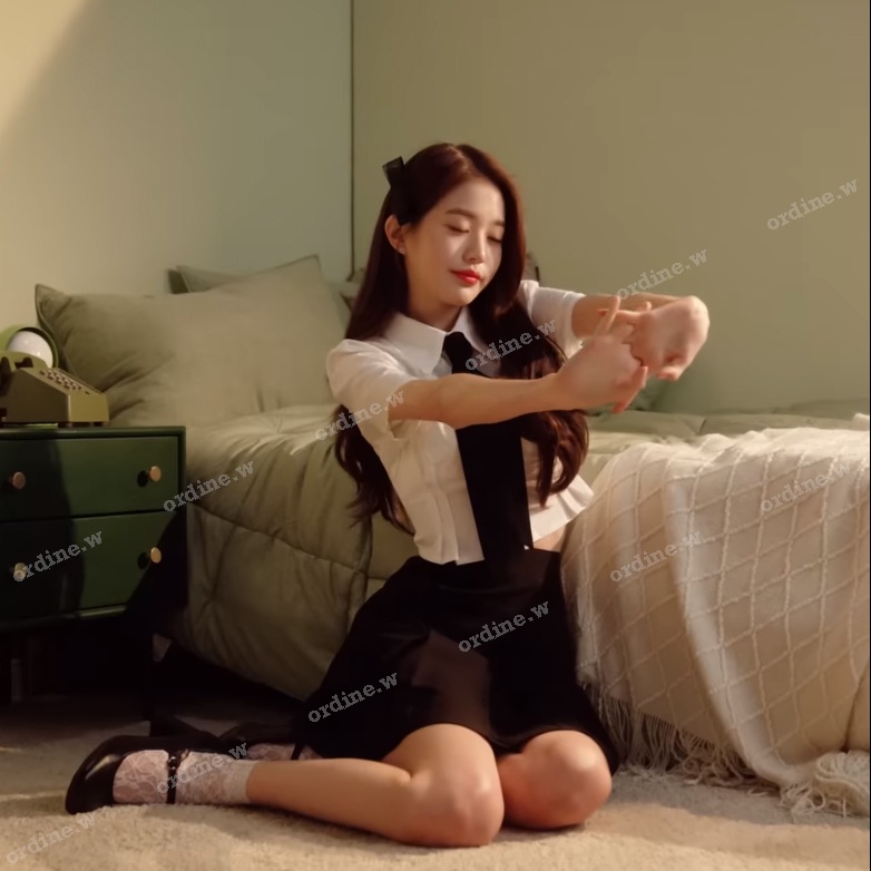Sẵn_Áo sơ mi dáng ngắn xếp ly Le Sserafim Chaewon, IVE Jang Wonyoung, Lee Chaeyeon, Kep1er, RCPC, fromis_9, H1key