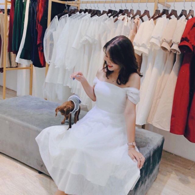 Đầm trắng bẹt vai