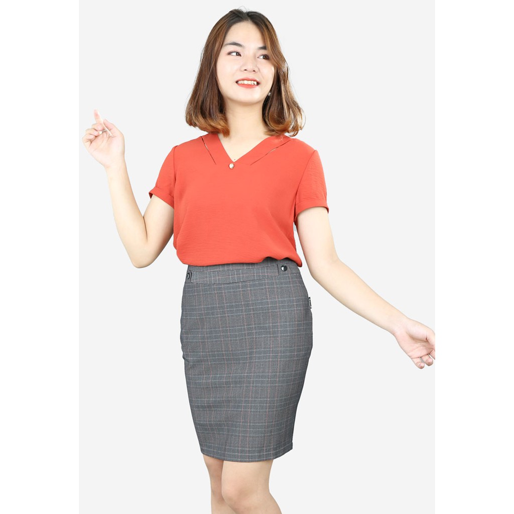 Áo sơ mi croptop vải đũi nhăn cam đậm Hàn Quốc tay cộc lơ vê gấu lật cổ V đáp thủng The One Fashion ADD1853CAD