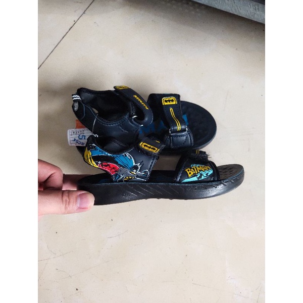 Dép quai hậu cho bé