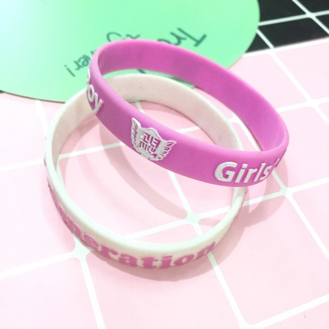 2 Vòng tay snsd 40k->18k in chữ nổi , vòng tay cao su SNSD