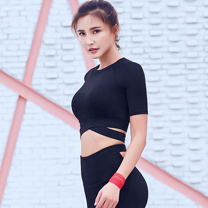 Women's Round Neck Short Sleeve Solid Color Crop Top