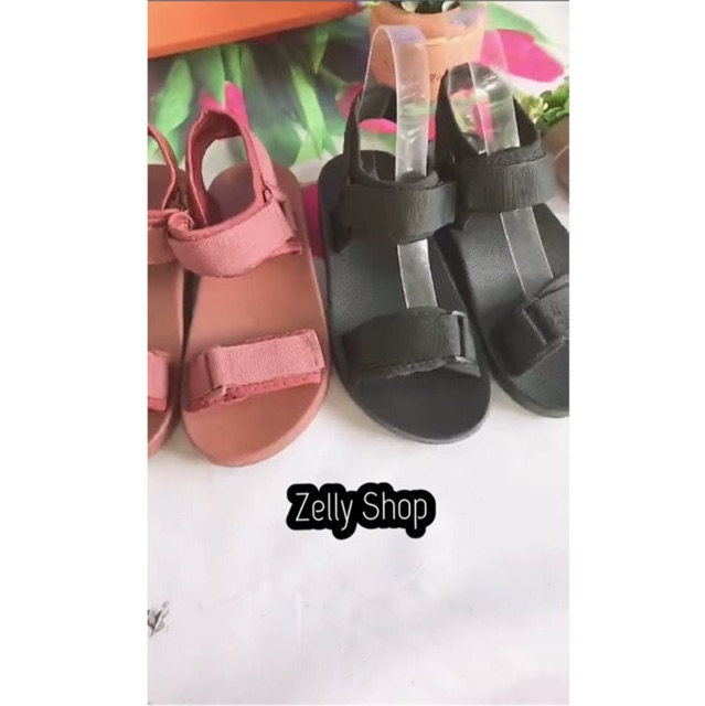 Sandal học sinh dáng mới siêu hot (kèm video và 2 ảnh thật cuối)