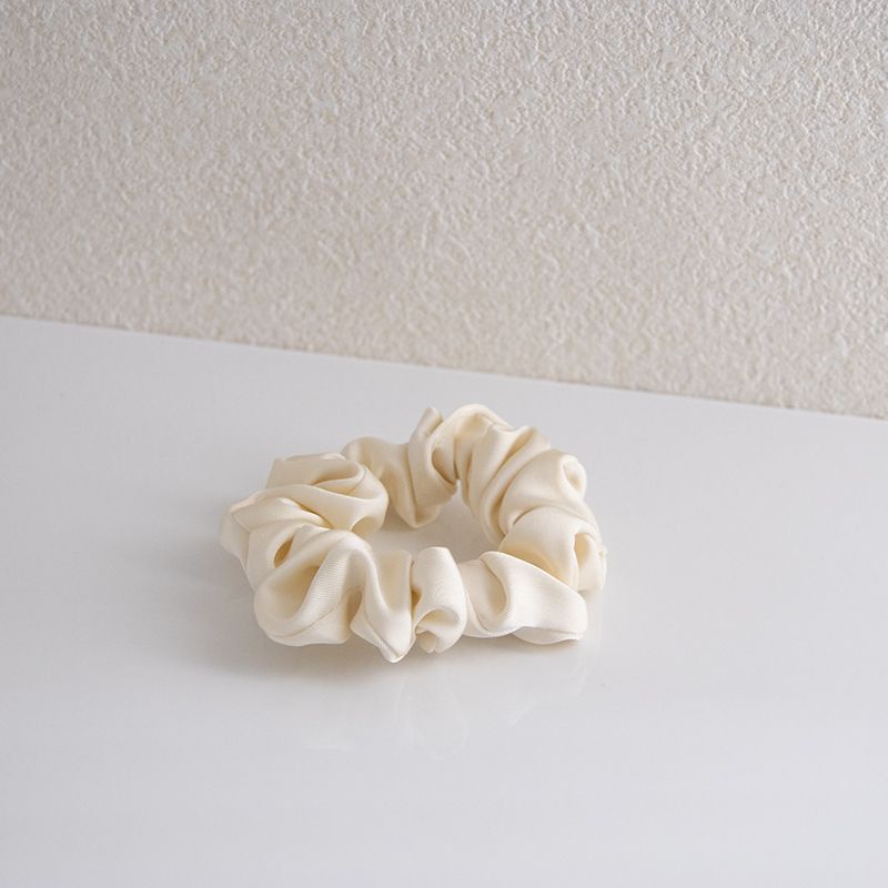 CỘT TÓC SCRUNCHIES LỤA MỀM PHONG CÁCH THANH LỊCH