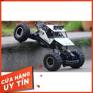 Ô TÔ ĐỊA HÌNH ĐIỀU KHIỂN TỪ XA 04 CẦU DẪN ĐỘNG, ĐỘNG CƠ MẠNH MẼ, BỀN BỈ Hottrend