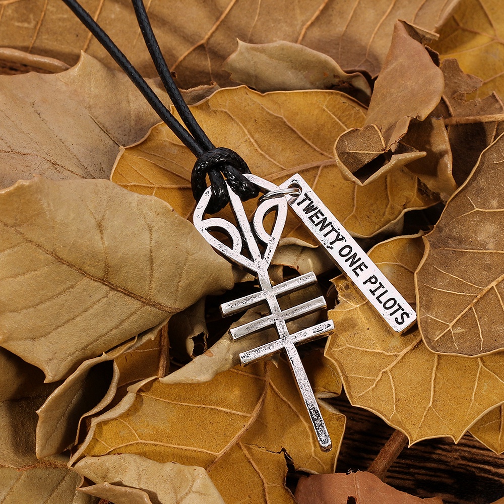 Dây chuyền mặt hình đầu lâu 21 Twenty One Pilots phong cách Hip Hop