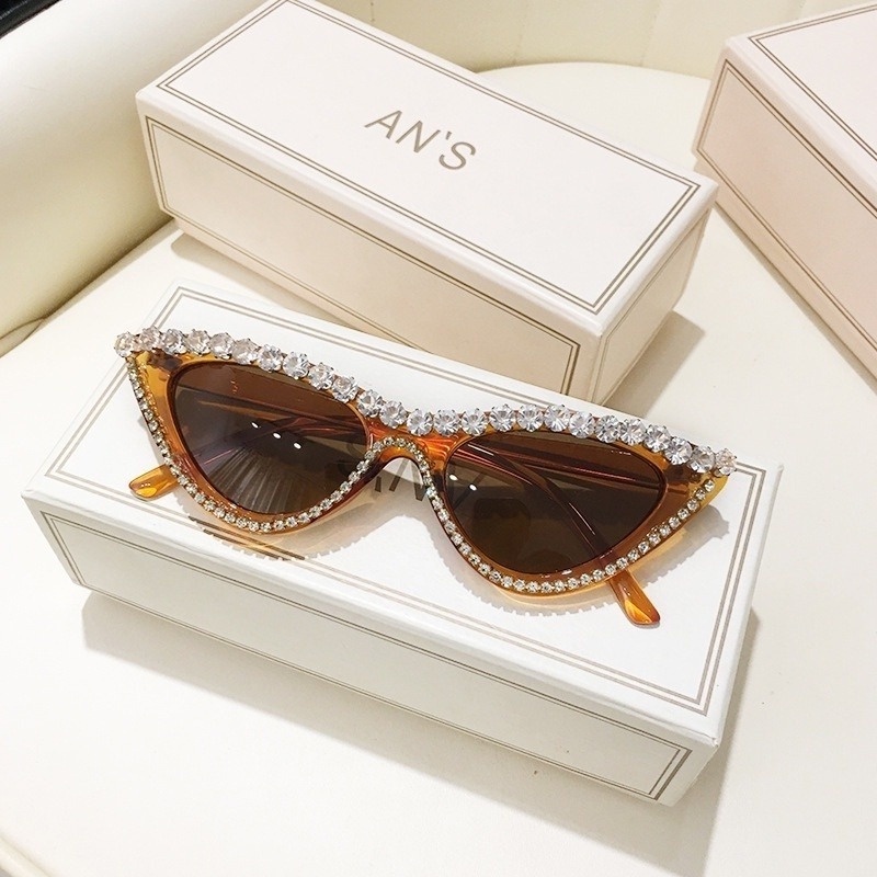 Kính Mát Hình Mắt Mèo Đính Đá Thời Trang Cho Nữ