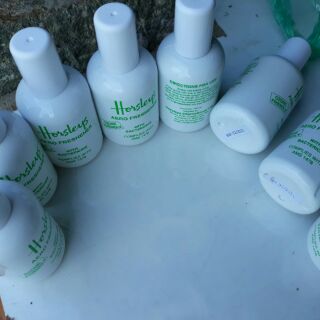 Xịt khử mùi Horsleys,  trung hòa mùi xăng dầu