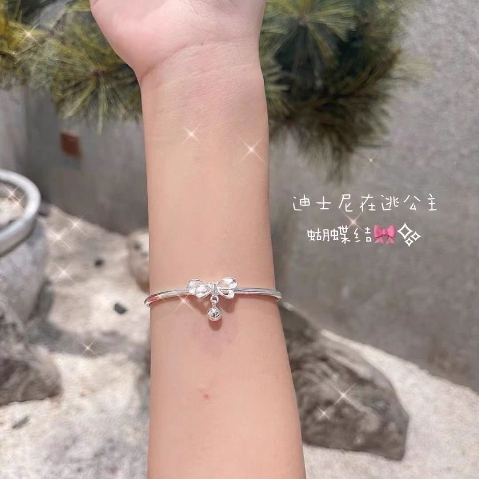 Vòng Tay Tình Bạn Đính Chuông Màu Bạc