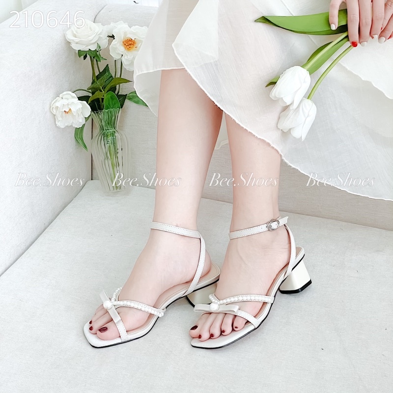 BEESHOES - SANDANL ĐÍNH NGỌC GÓT TRỤ CAO 5 PHÂN - SANDANLS DA LỤA ÊM CHÂN DỄ ĐI SANG CHÂN SẴN MÀU ĐEN - KEM 210646
