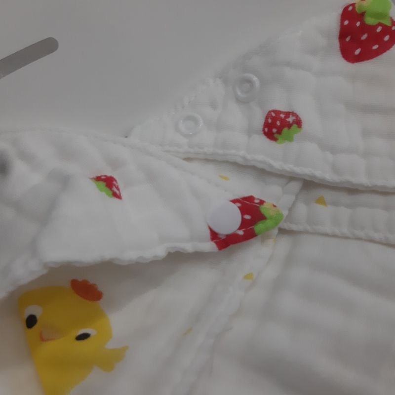 Set 2 yếm xô Aden 6 lớp 2 cúc bấm hàng đẹp cho bé/ Mẫu ngẫu nhiên