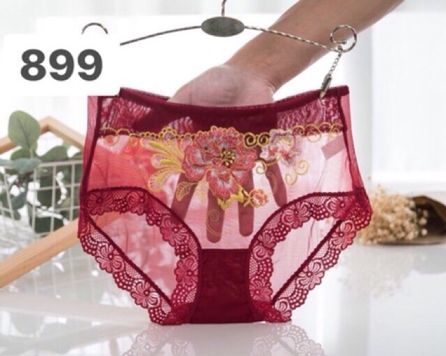 Quần lót thêu hoa cạp cao ôm trọn mông