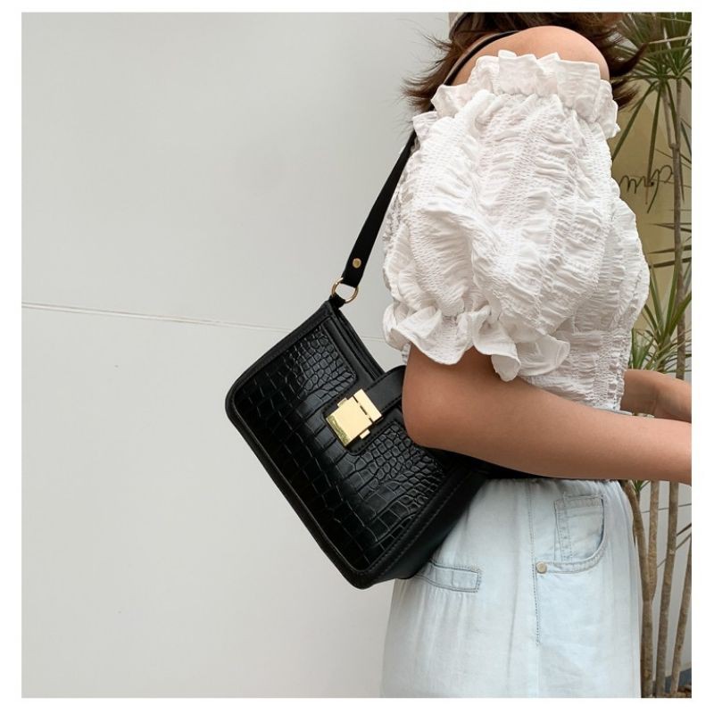 Túi Xách Nữ Kẹp Nách Đeo Chéo Khoá Vuông Da Rắn Monbags 2 Màu | BigBuy360 - bigbuy360.vn