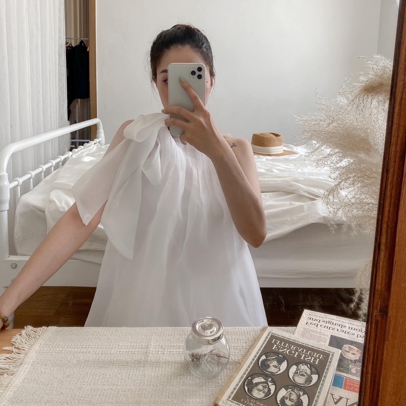 Áo cổ yếm màu trắng cột nơ cổ tiểu thư vintage