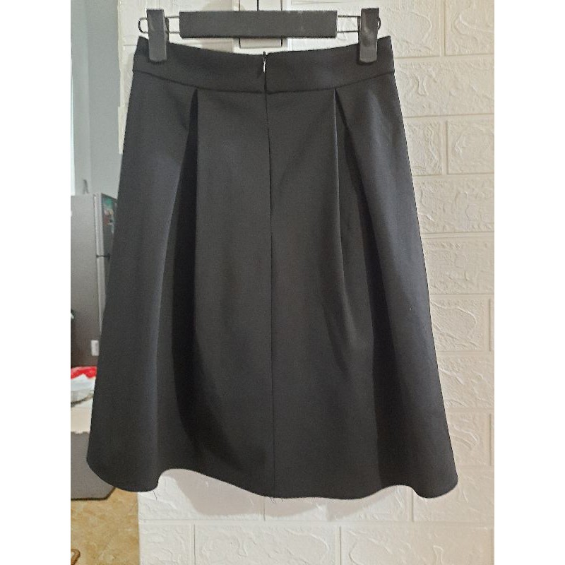 Chân váy xếp ly màu đen | BigBuy360 - bigbuy360.vn