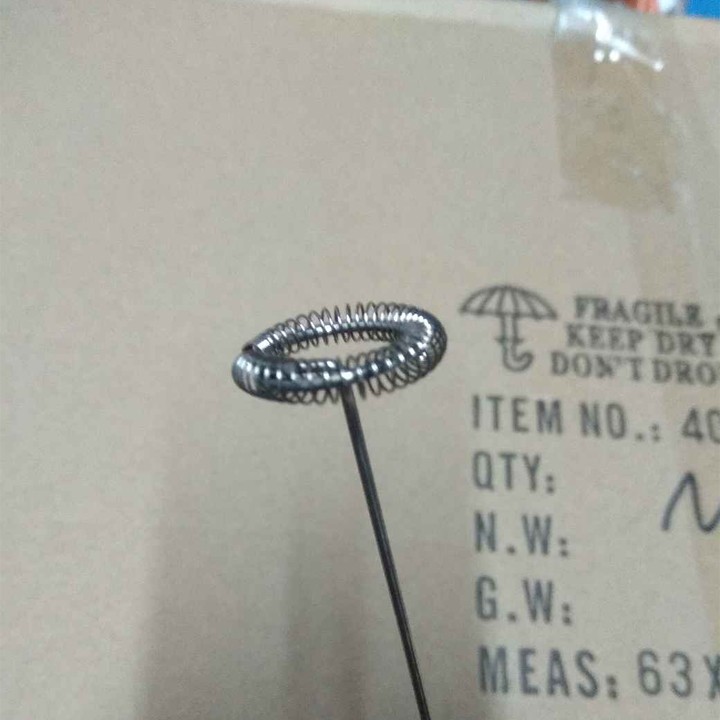 Máy tạo bọt cafe, đánh trứng mini cầm tay dùng pin AA