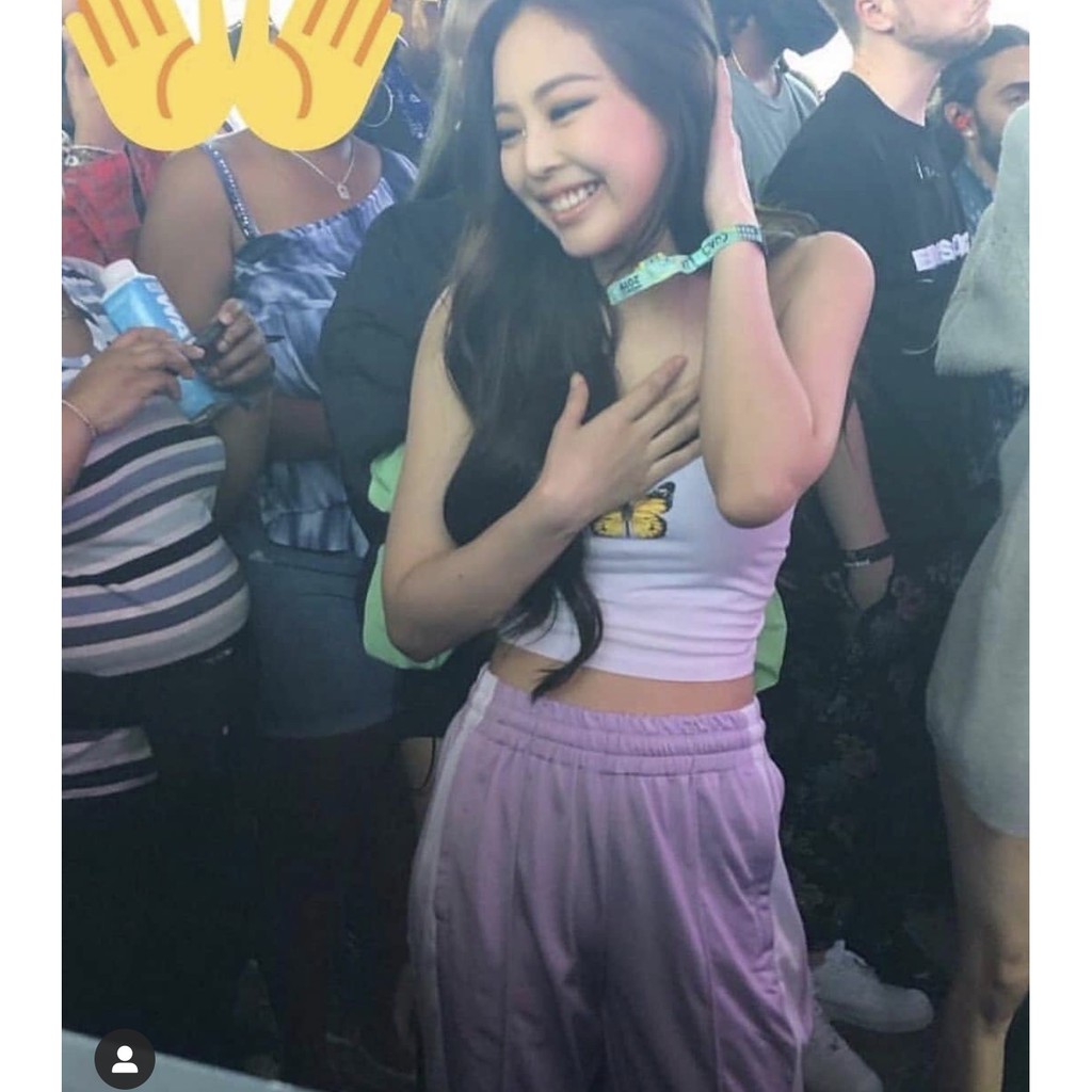 Áo croptop hai dây phối họa tiết bươm bướm phong cách Jennie BlackPink