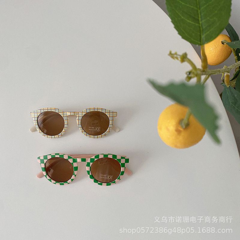 KM4- Kính mắt họa tiết kẻ cho bé