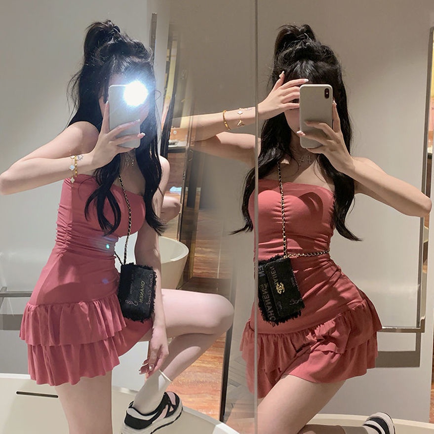 Đầm Hai Dây Xếp Ly Ôm Dáng Quyến Rũ Hợp Thời Trang