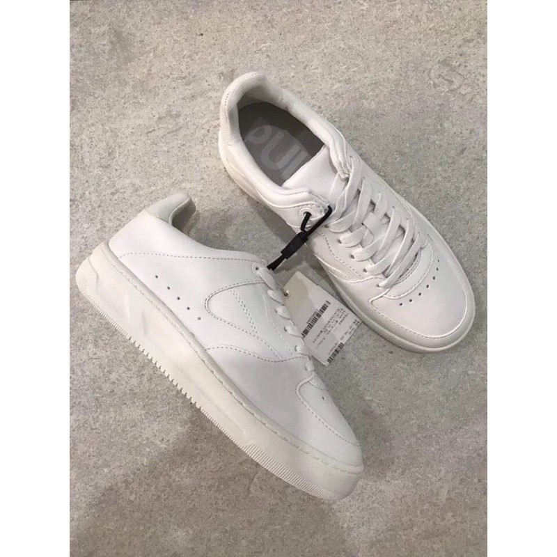 ( Nhắn shop trước khi đặt ạ) Giày trainer Pull&Bear trắng All white trainer sẵn size35, 36,37