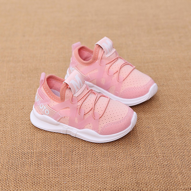 Giày thể thao êm chân, thoáng khí và thời trang cho bé