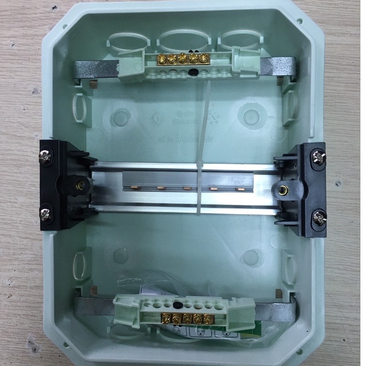 Tủ 3 - 6 át  MCB SINO