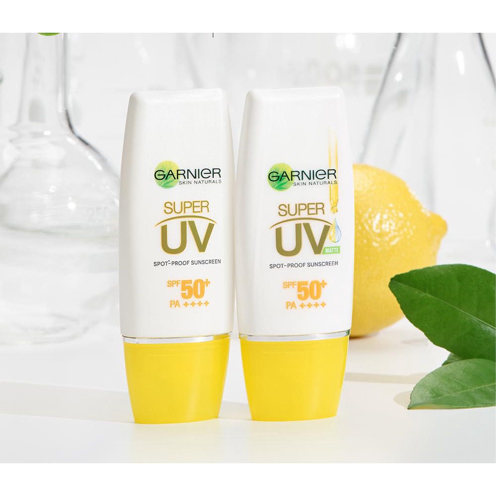 Kem Chống Nắng Garnier Light Complete Super UV Làm Sáng Da SPF50+ PA++++ 30ml