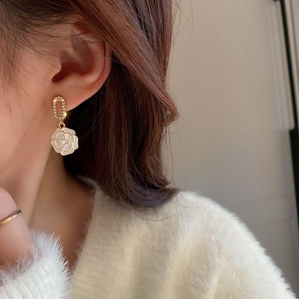 Bông Tai Hoa Trà Đen Trắng Sang Trọng|Phụ Kiện Điện Tử S9255 S925|Kim Khâu Kiểu Hàn Quốc Thiết Kế Dễ Thương