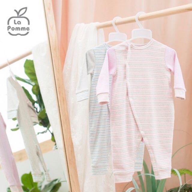 Lapomme sale - Body kẻ cúc lệch