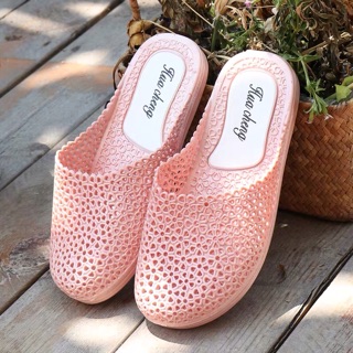 Dép bít nhựa dẻo