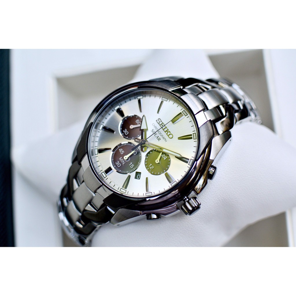 Đồng hồ nam Seiko SSC635 Solar Chronograph.