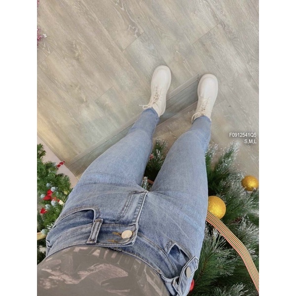 Quần jeans lưng cao 2 nút