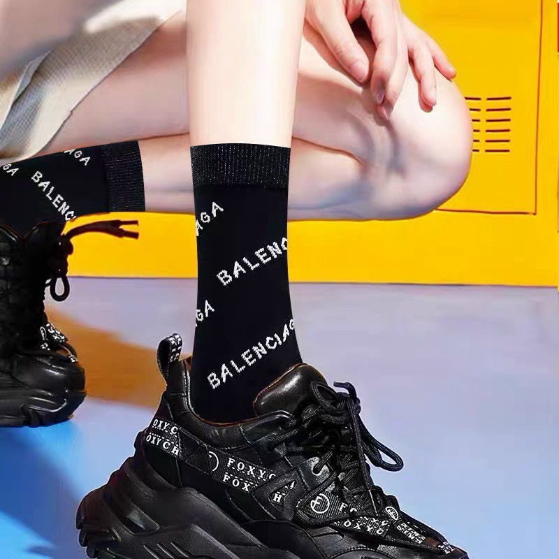 Tất Vớ Cổ Cao Thời Trang Phong Cách Hàn Siêu Hot Chữ Ballen BN1