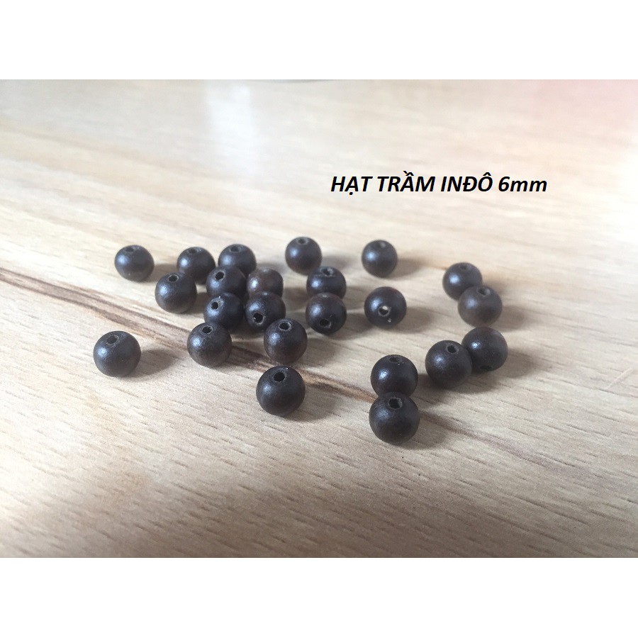 1 Hạt trầm hương indo màu xanh đen kích thước 6mm, để xâu vòng đeo tay, vòng đeo cổ