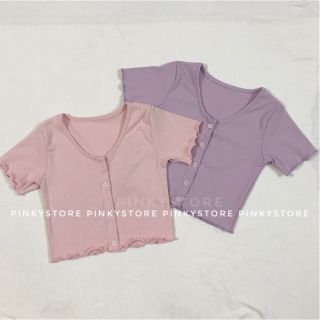 Áo croptop cài cúc cá tính