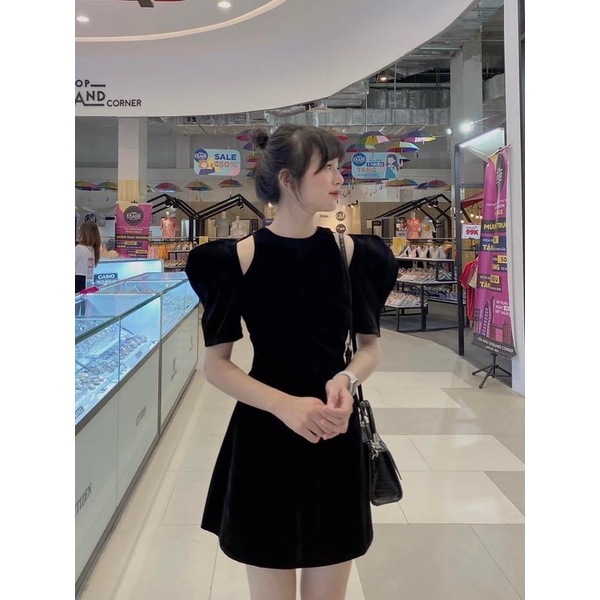 Đầm nhung xẻ vai