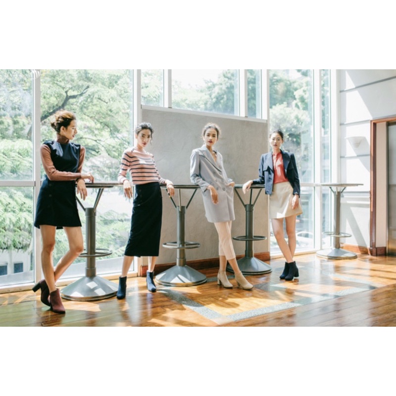 Chân váy màu navy elle & ivy moda