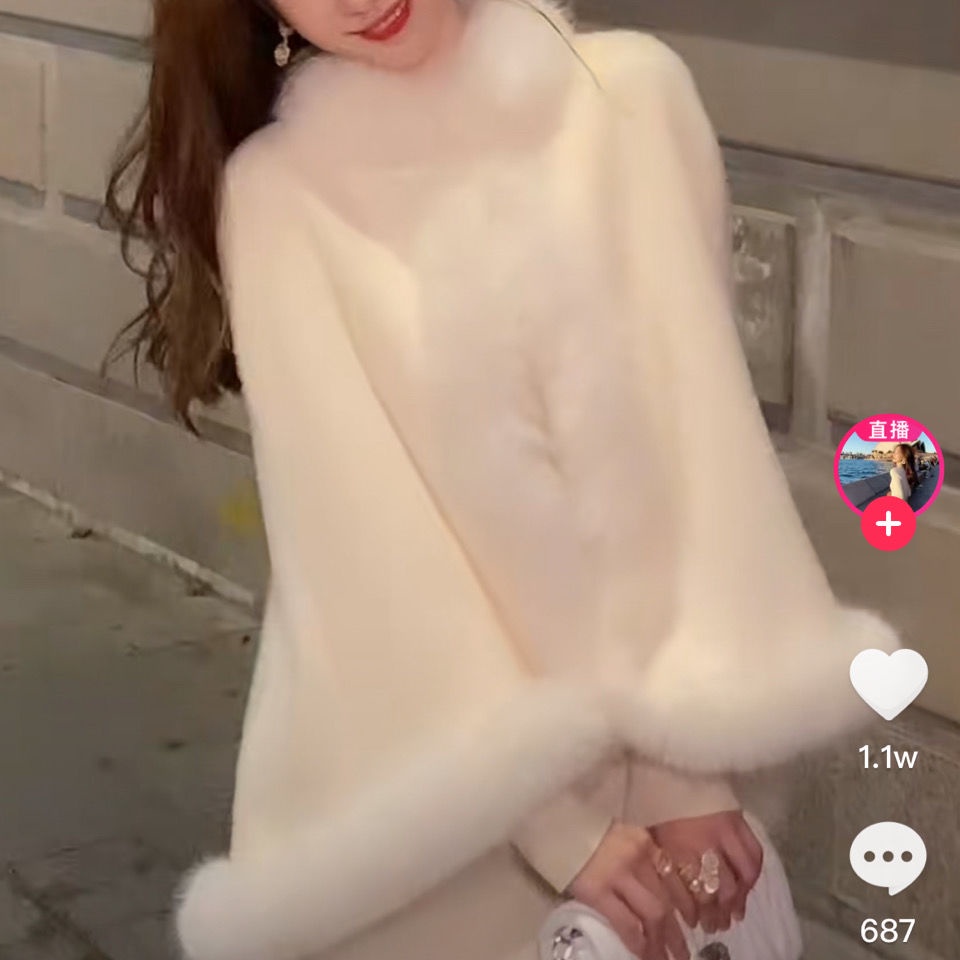 Áo choàng thời trang cá tính cho nữ
 | BigBuy360 - bigbuy360.vn