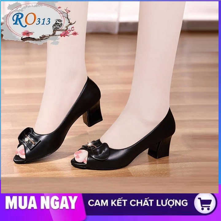 Giày cao gót nữ đẹp đế vuông 6cm hàng hiệu rosata hai màu đen kem ro313