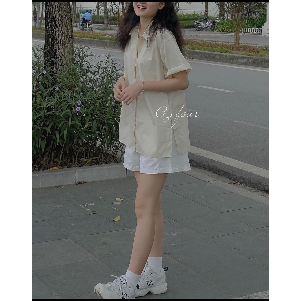 Áo sơ mi tay ngắn xẻ tà 2 bên