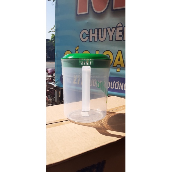 Ca 2 lít nhựa Hiệp Thành có chia vạch từ 200m đế 2000ml SX Tại Viêt Nam