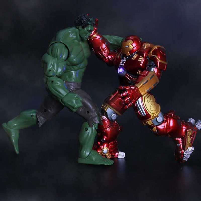 Mô hình đồ chơi nhân vật Avengers Iron Man Hulk bằng PVC có đèn LED cho trẻ em