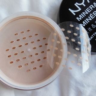 PHẤN PHỦ BỘT CÓ MÀU NYX