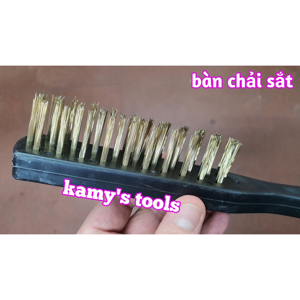 Bàn chải sắt cán nhựa cứng màu đen dài 240mm