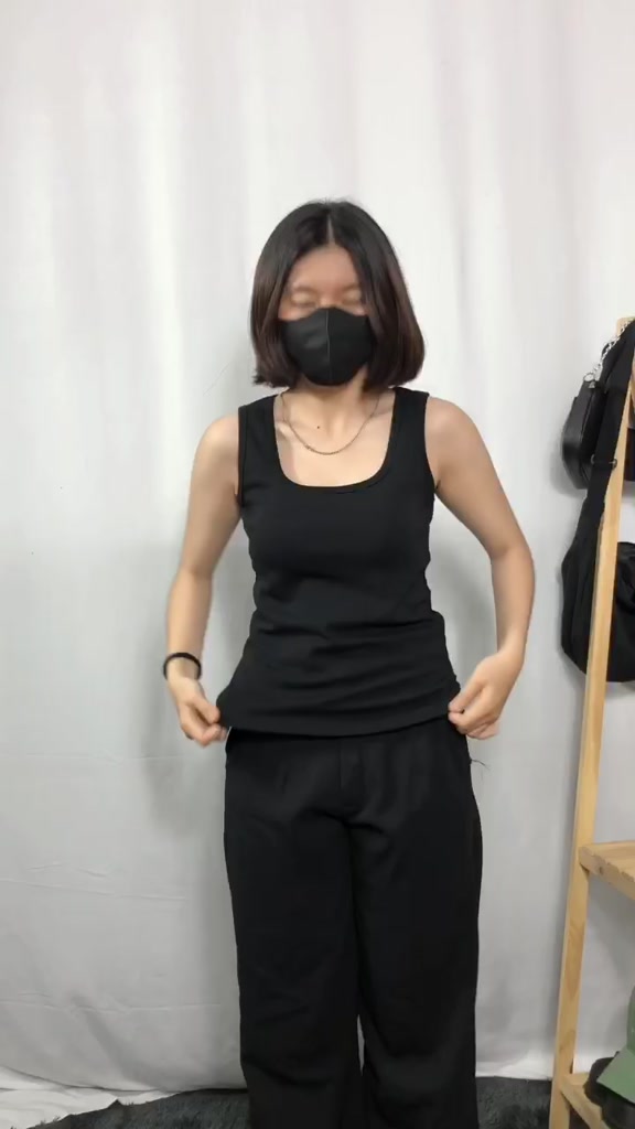 [Mã FADEP0610 giảm 10K đơn 99K] Áo thun 3 lỗ nữ Sobasic cá tính kiểu sát nách cổ vuông có mút ngực ôm body tôn dáng | BigBuy360 - bigbuy360.vn