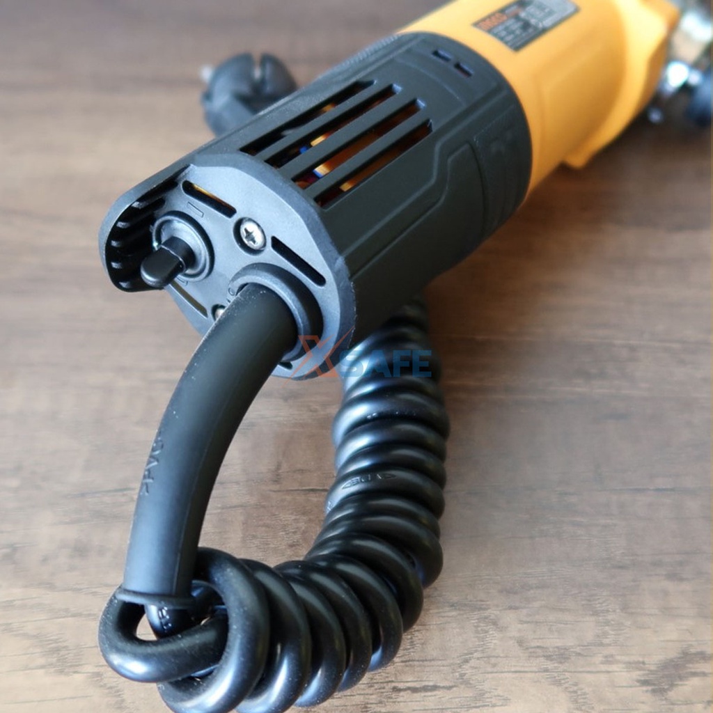 Máy mài góc INGCO AG240082 2400W cốt mài M14 nhựa cao cấp chống chịu nhiệt, va đập, sức ép rất tốt